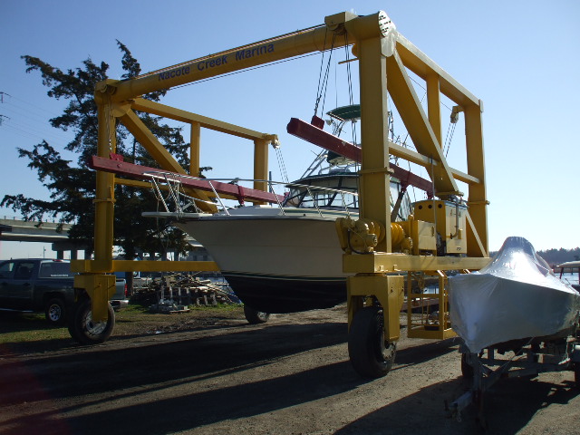 My 30 ton lift can haul to 50' with a 18' beam.